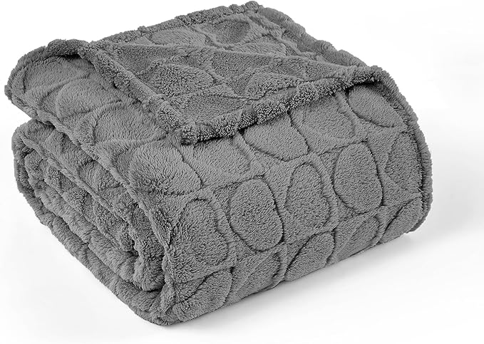 Heart Checkered Fluffy Throw Blanket
