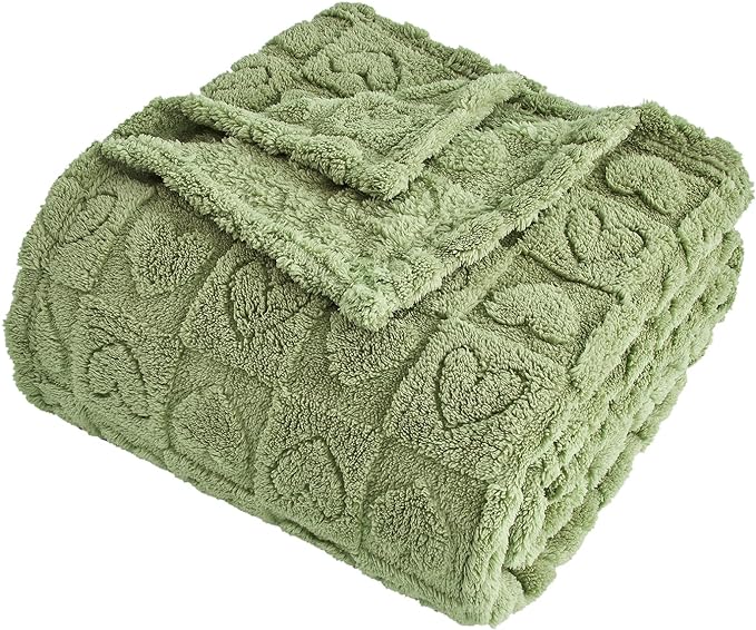 Heart Checkered Fluffy Throw Blanket