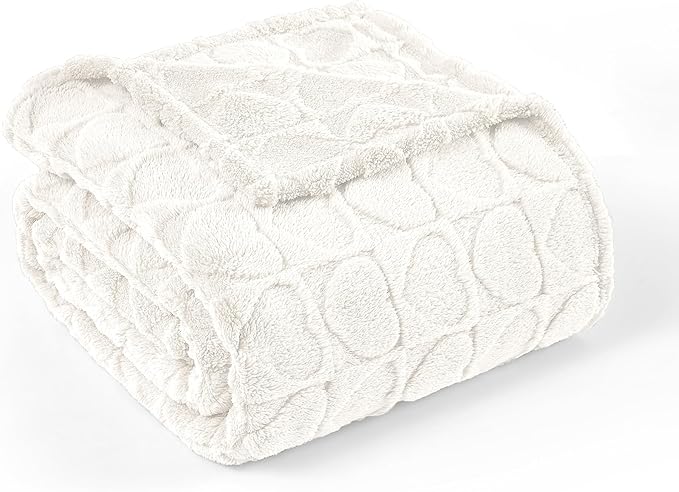 Heart Checkered Fluffy Throw Blanket