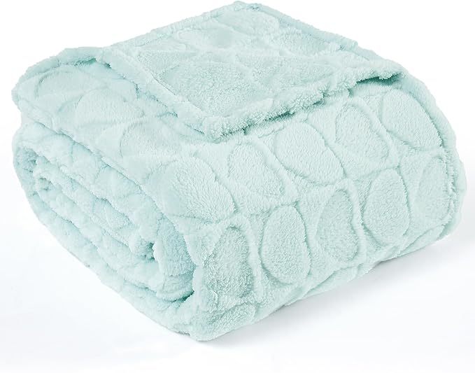 Heart Checkered Fluffy Throw Blanket
