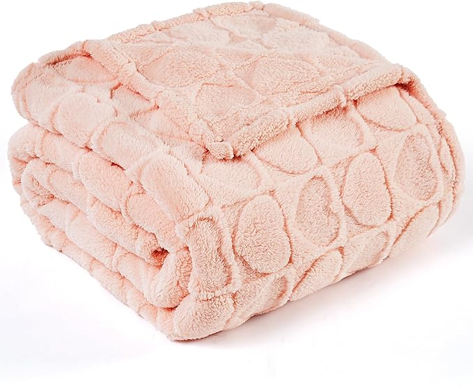 Heart Checkered Fluffy Throw Blanket