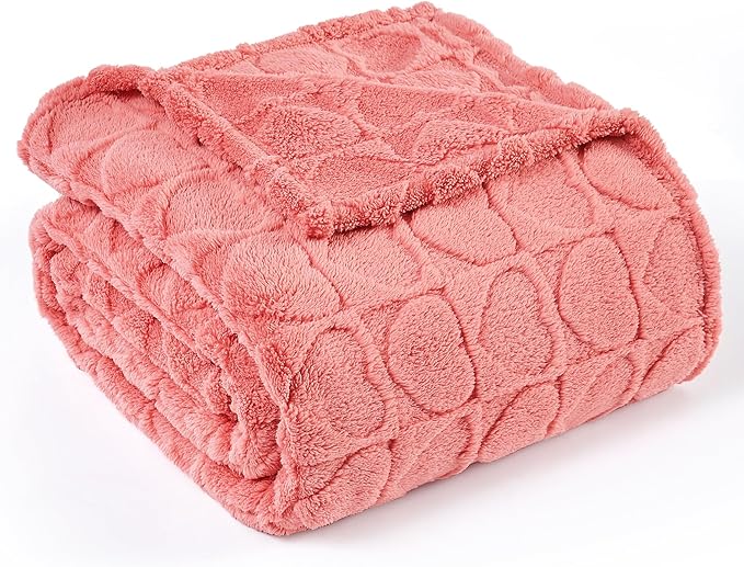 Heart Checkered Fluffy Throw Blanket